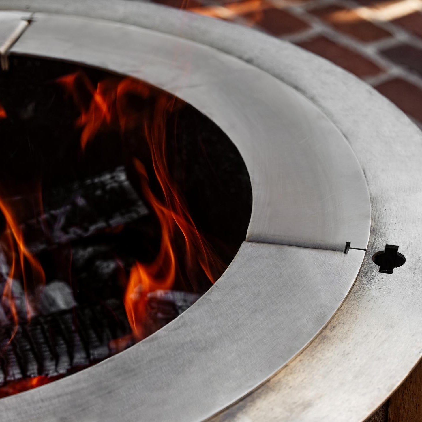 This is an image of the Breeo Pizza Oven Adapter